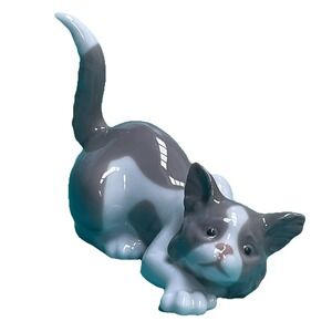 Vintage Lladro Porcelain Attentive Cat Figurine GLOSSY Playful Kitten Daisa 1981